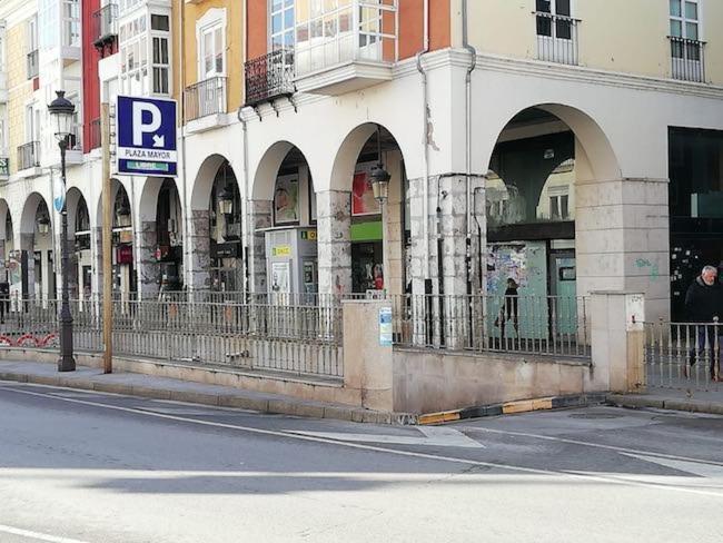 Vivienda En Perfecta Ubicacion Al Lado De La Catedral De Burgos Atuaire Lägenhet Exteriör bild